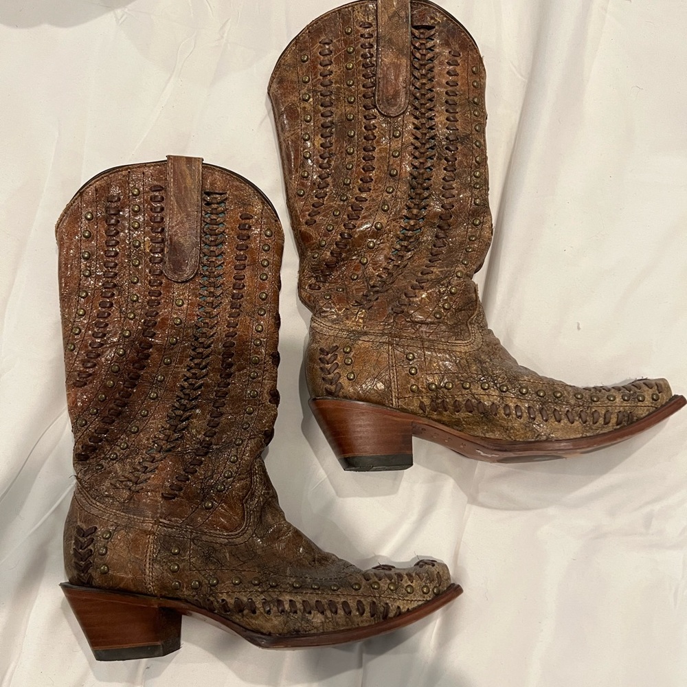 Corral boots